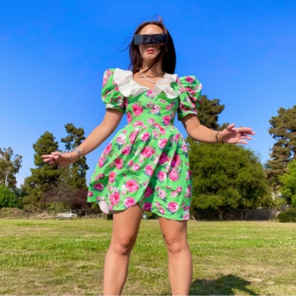 Mukzin Floral Puff Sleeve Dress with Ruffle Collar and pearls - Picture 3 of 8